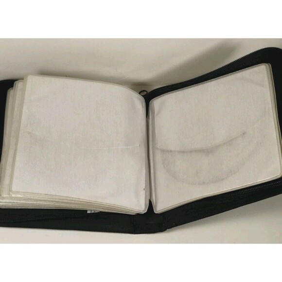 CD Case Holder Organizer 24 CDs Nylon Zippered Black Storage Travel Carry - Picture 6 of 6